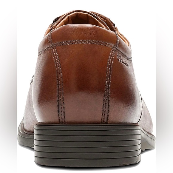 Clarks Men’s Tilden Cap Oxford Shoes - Picture 3 of 8